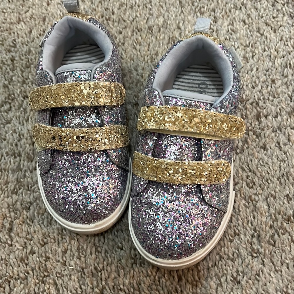 Toddle shoes
